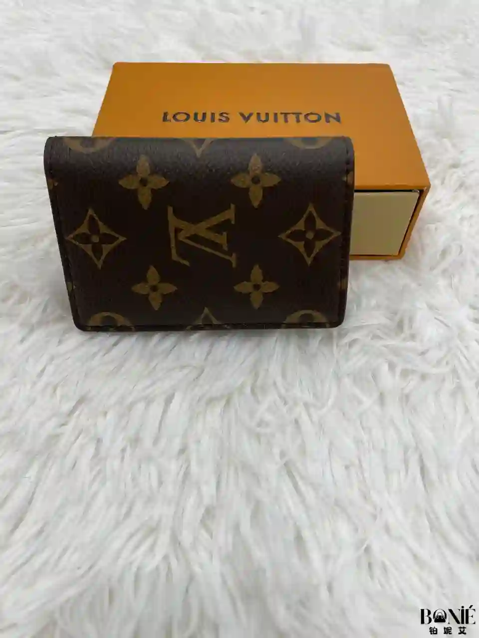 Untitled design - 1 M63144 (老花) - Louis Vuiiton 卡夹 - Image 1