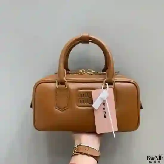 5BB142 - 𝐌𝐢𝐮𝐦𝐢𝐮 Arcadie 200MM