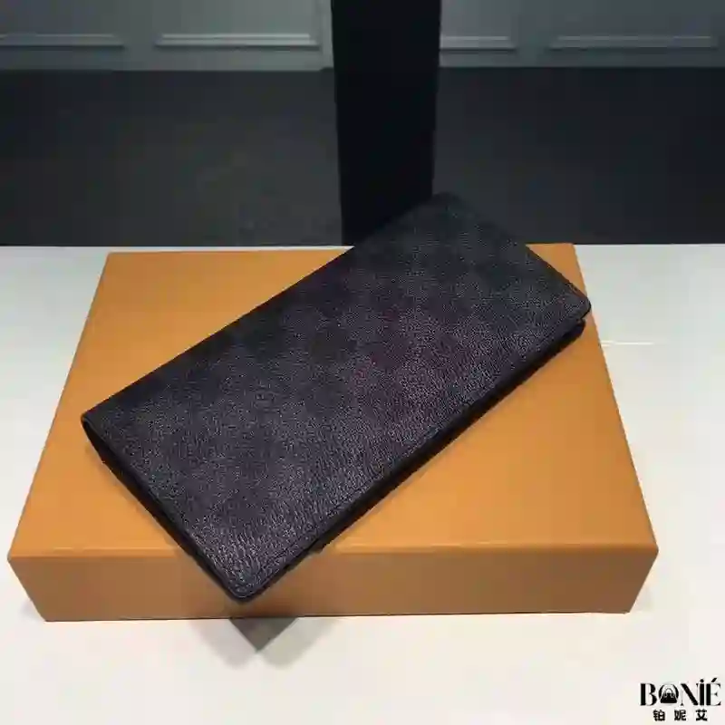 Untitled design - 2 N62665 (黑格) - LOUIS VUITTON皮夹 - Image 4