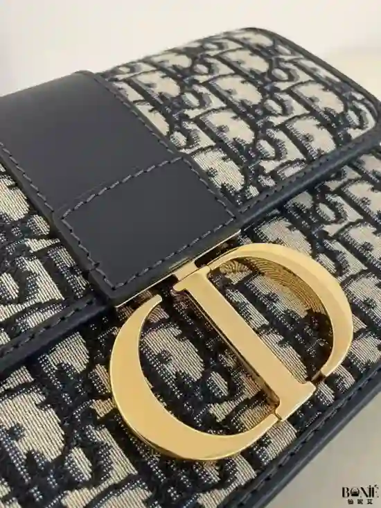 0691 - DIOR 30 Montaigne - Image 2