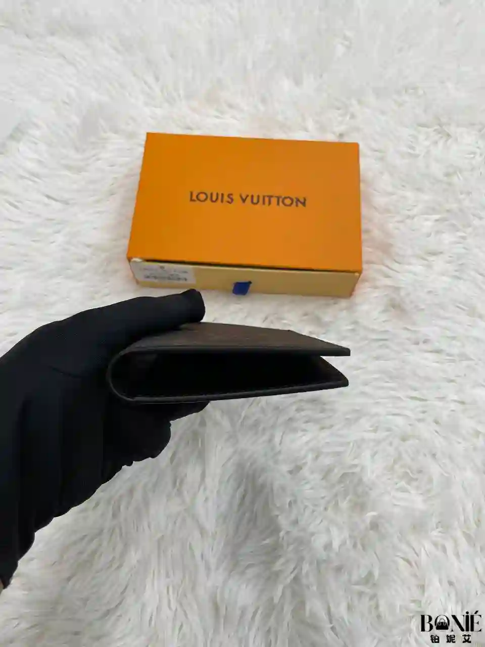 Untitled design - 3 M64501 - Louis Vuiiton 护照套 - Image 5