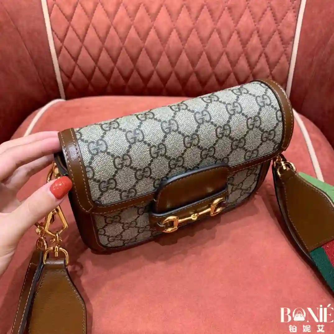 Untitled design - 4 658574 - Gucc1 Horsebit Mini 老花棕马鞍包 - Image 4