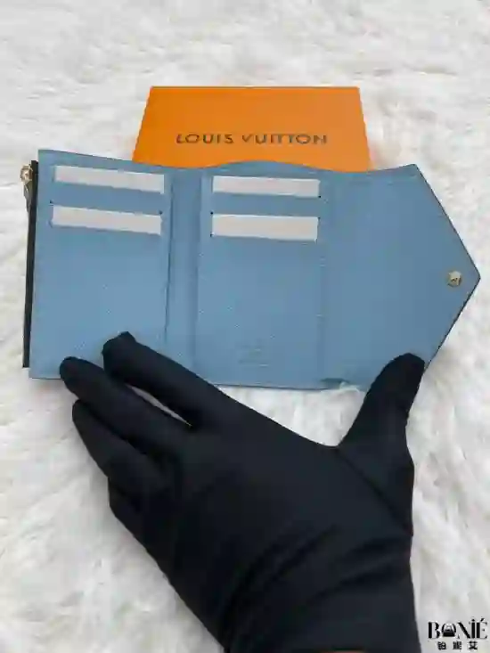 M41938 (金兰) - LOUIS VUITTON Victorine 钱包 - Image 4