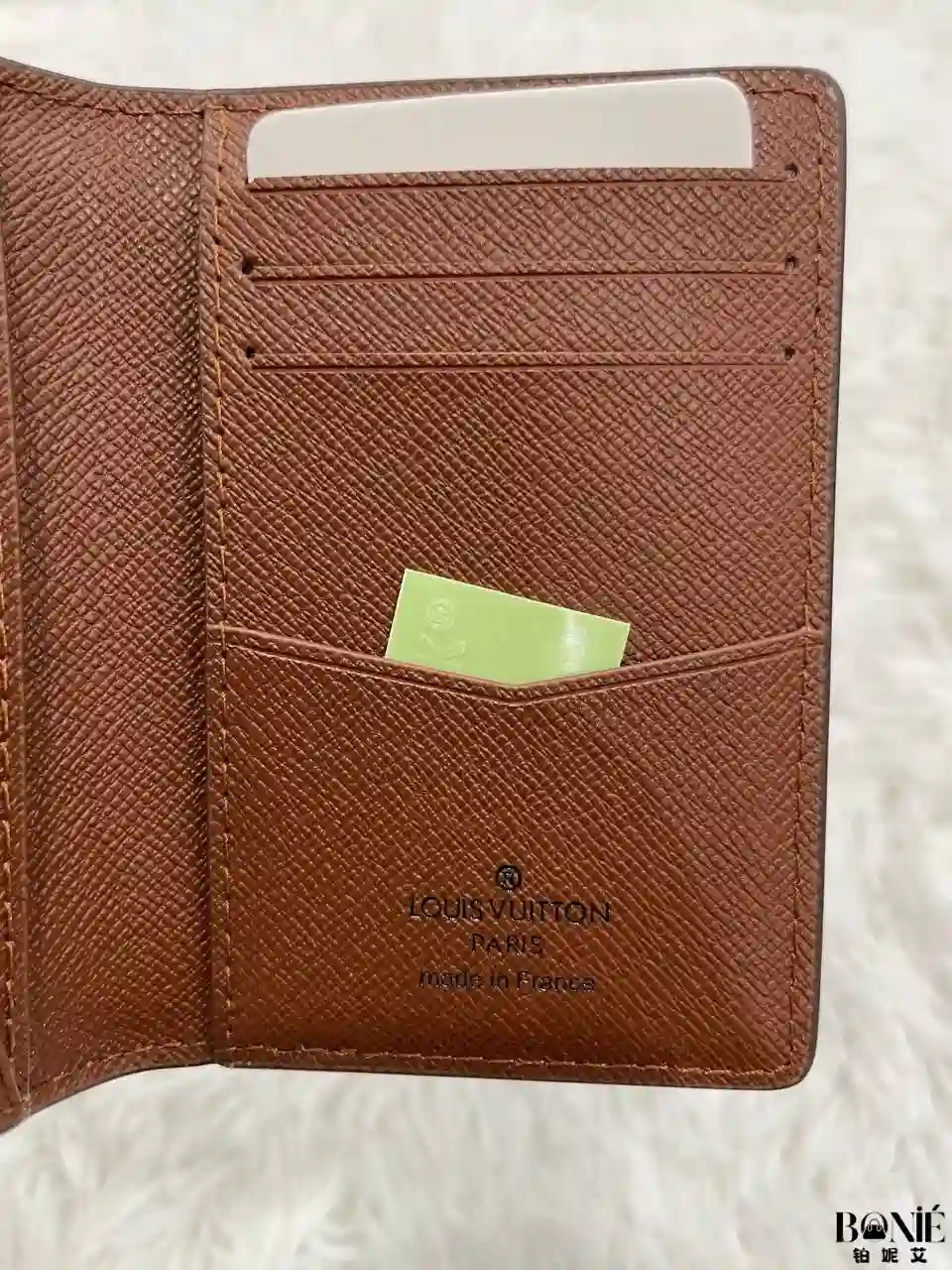 Untitled design - 4 M63144 (老花) - Louis Vuiiton 卡夹 - Image 3