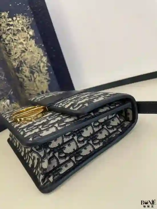 0691 - DIOR 30 Montaigne - Image 9