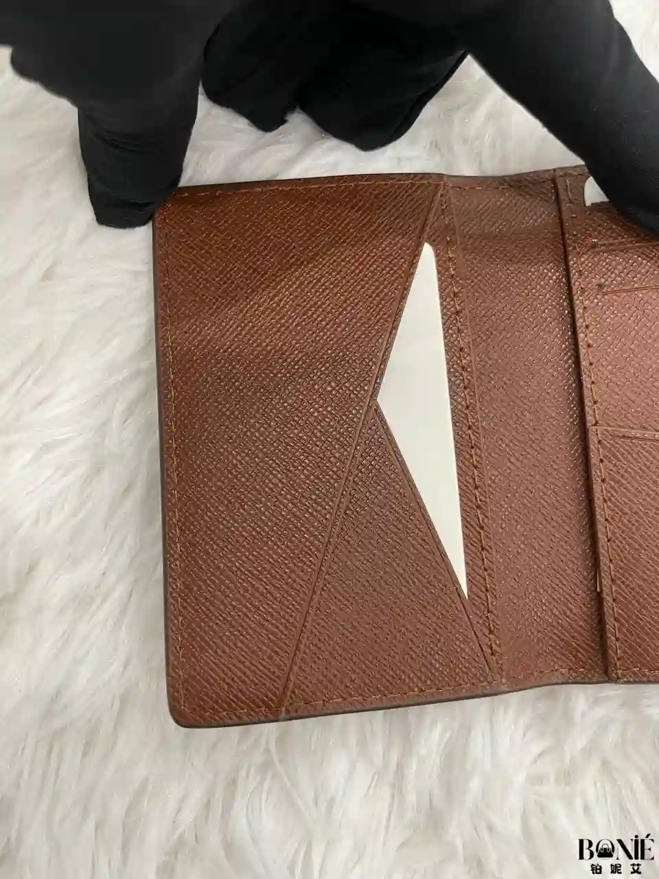 Untitled design - 5 M63144 (老花) - Louis Vuiiton 卡夹 - Image 4