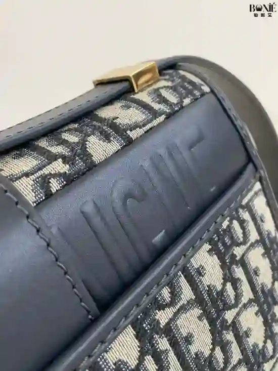 0691 - DIOR 30 Montaigne - Image 4