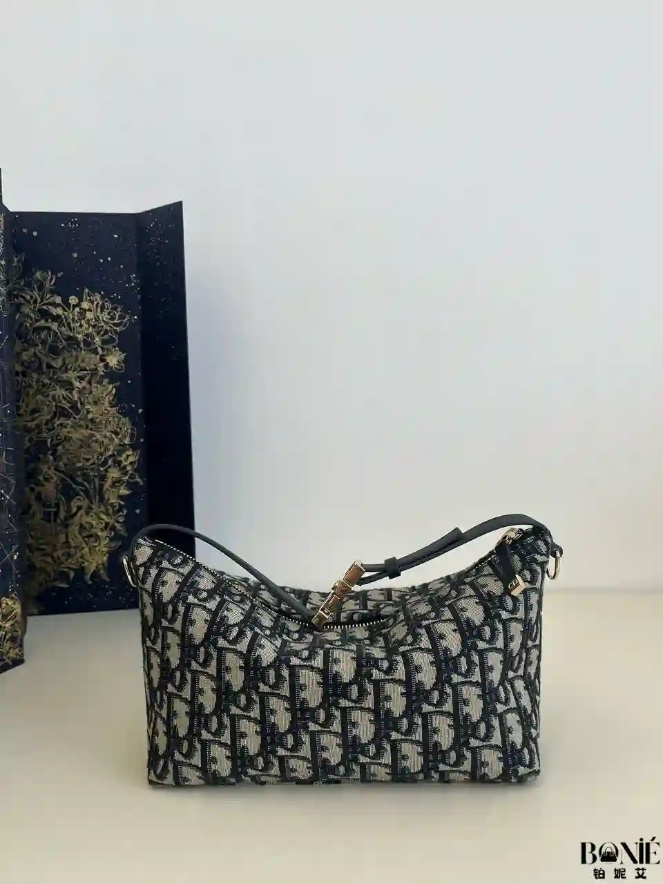 Untitled design - 7 0774 - DIOR 蓝布大号‼️ 专柜饭盒包系列 - Image 1