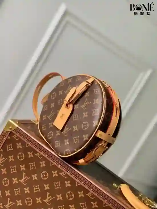 M45647 - Boite Chapeau Souple 手袋 - Image 7