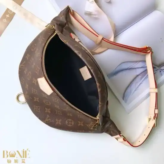 M43644 - Louis Vuiiton Monogram Bumbag 腰包 - Image 8