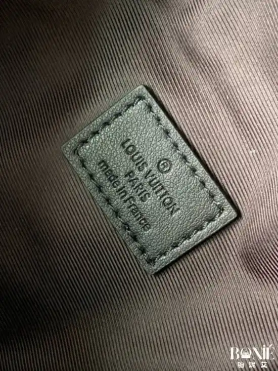 M46035 - Louis Vuiiton Discovery 腰包 - Image 9