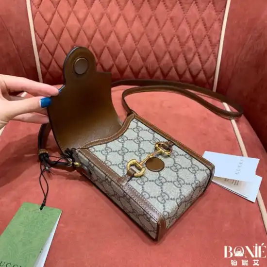 625615 - 𝖦𝗎𝖼𝖼1 马衔扣情侣包 - Image 5