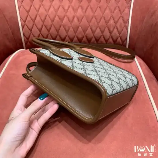 671623 - 𝖦𝗎𝖼𝖼1 迷你肖战托特 - Image 4